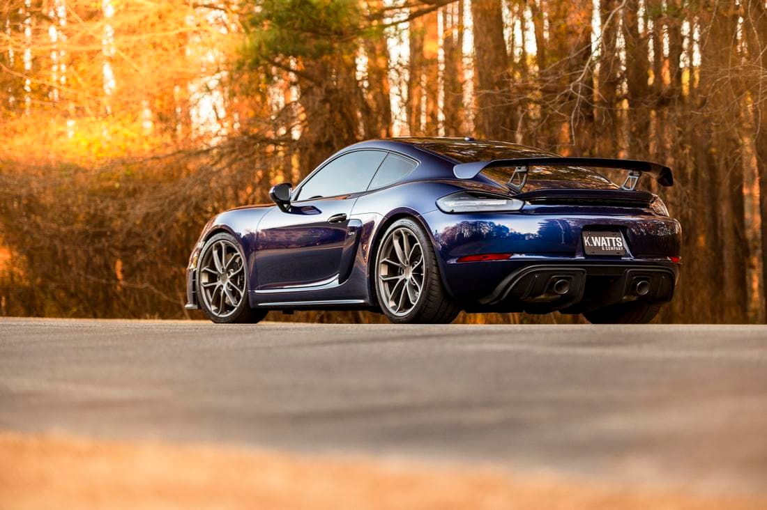 2021 Porsche GT4