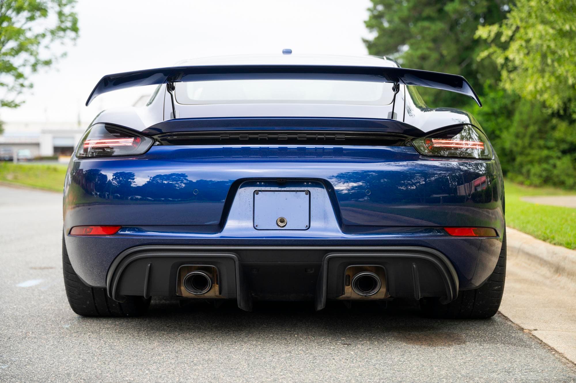 2021 Porsche GT4